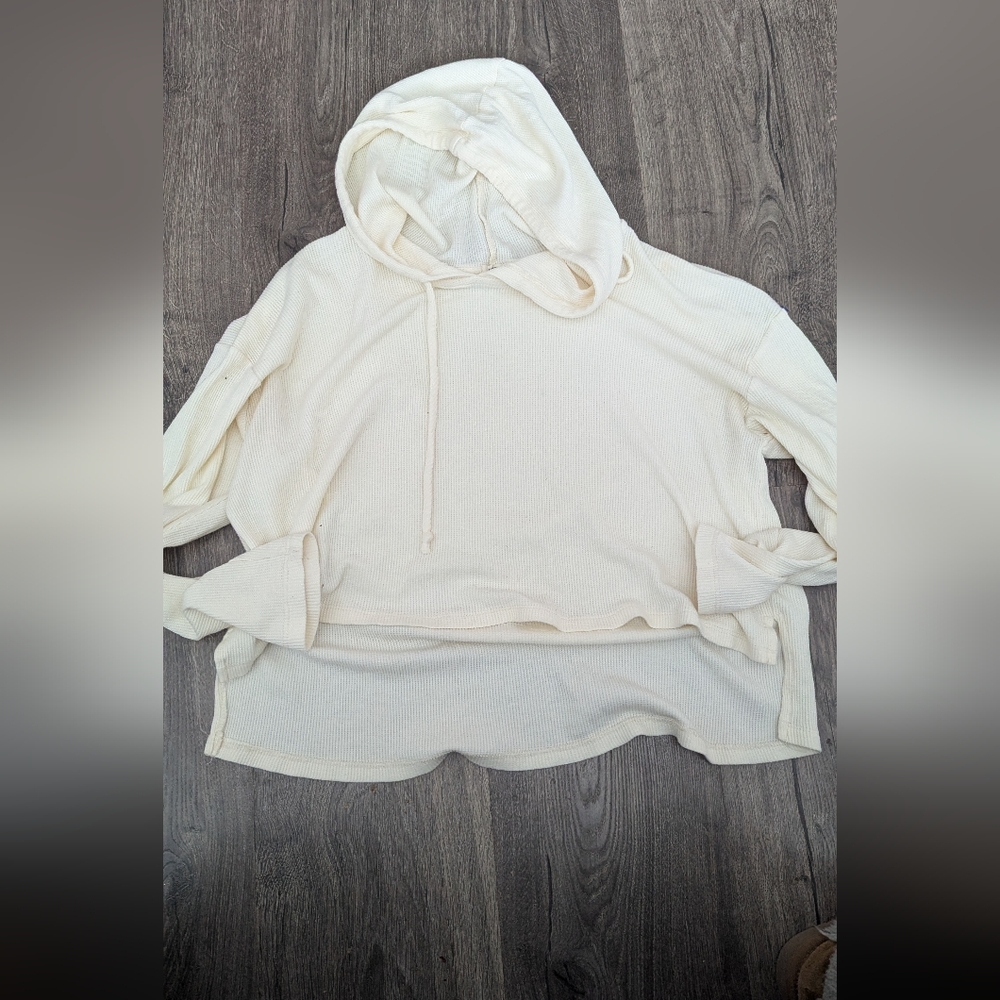Heart Hips Cream-Colored Hooded Shirt